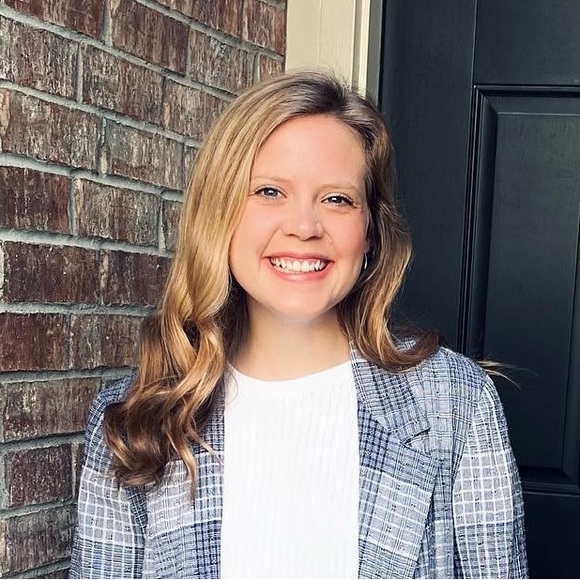 Meet your Posher, Emilee - Picture 1 of 1